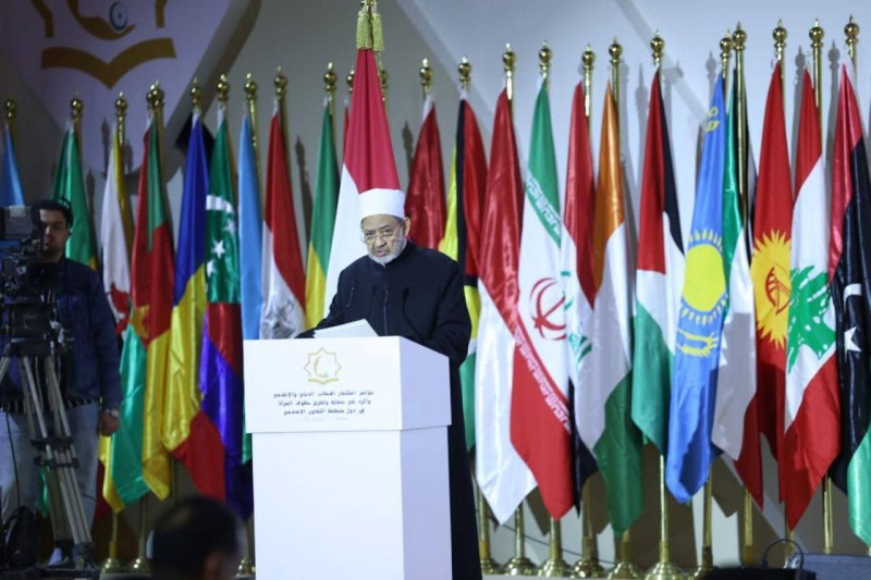 فضيلة الإمام الأكبر شيخ الأزهر يناقش قضية المرأة من ثلاث زوايا