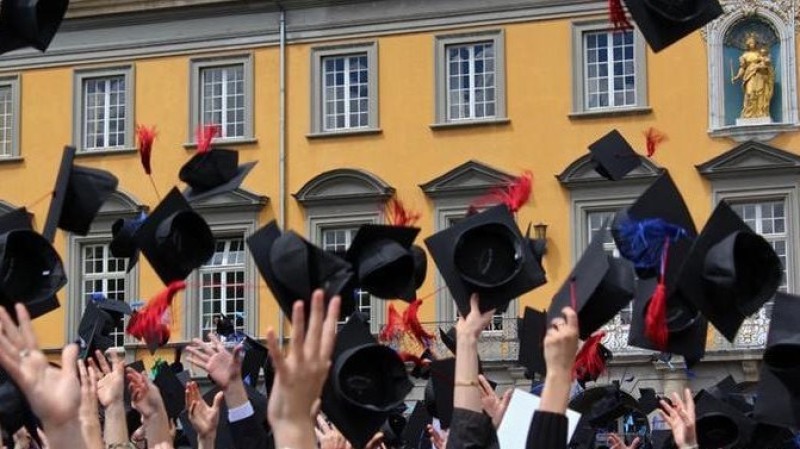 لمنح البكالوريوس والماجستير.. التعليم العالي تعلن فتح باب التقديم للدراسة في سلطنة بروناي 2026