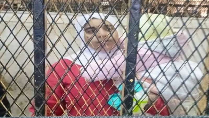 جنايات المنيا تؤيد إعدام قاتلة زوجها وأطفاله الستة