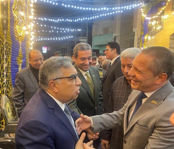 محافظا الدقهلية ودمياط يقدمان واجب العزاء في وفاة شقيق رئيس جامعة دمياط