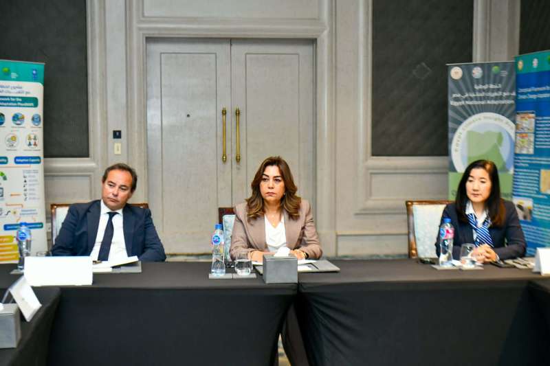 د. منال عوض تبحث مع المراكز البحثية آليات تنفيذ الخطة الوطنية للتكيف المناخي (NAP)