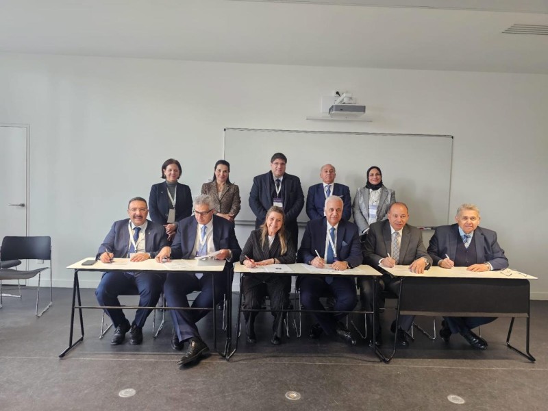 رئيس جامعة المنصورة يوقِّع اتفاقية تعاون دولي مع مجموعة «فاتيل» الفرنسية لتطوير التعليم السياحي والفندقي