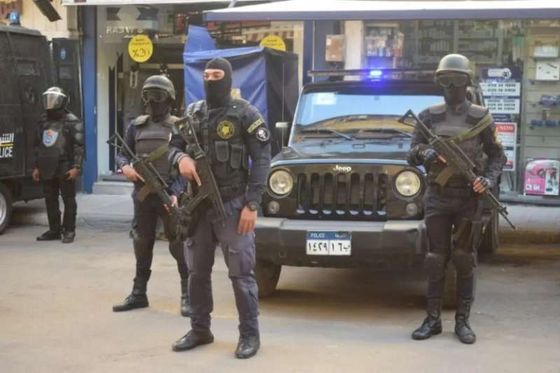 قبضة أمنية حديدية.. ”الداخلية” تزلزل أوكار الجريمة بضبط 400 قضية مخدرات وتنفيذ 83 ألف حكم قضائي