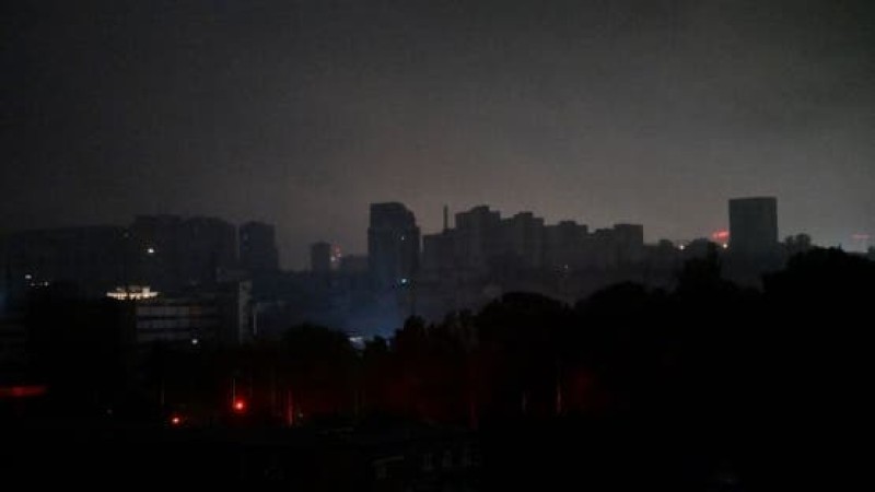 أوكرانيا تغرق في الظلام بعد الهجمات الروسية على منشآت الطاقة