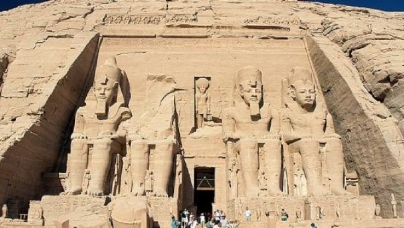 هل يحظر دخول المواقع الأثرية دون تصريح؟ القانون يجيب