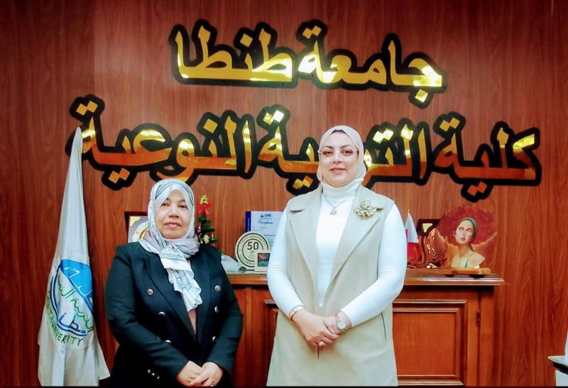 عميد نوعية طنطا تسلم وكيل الكلية لشئون التعليم والطلاب الجديد مهام عمله