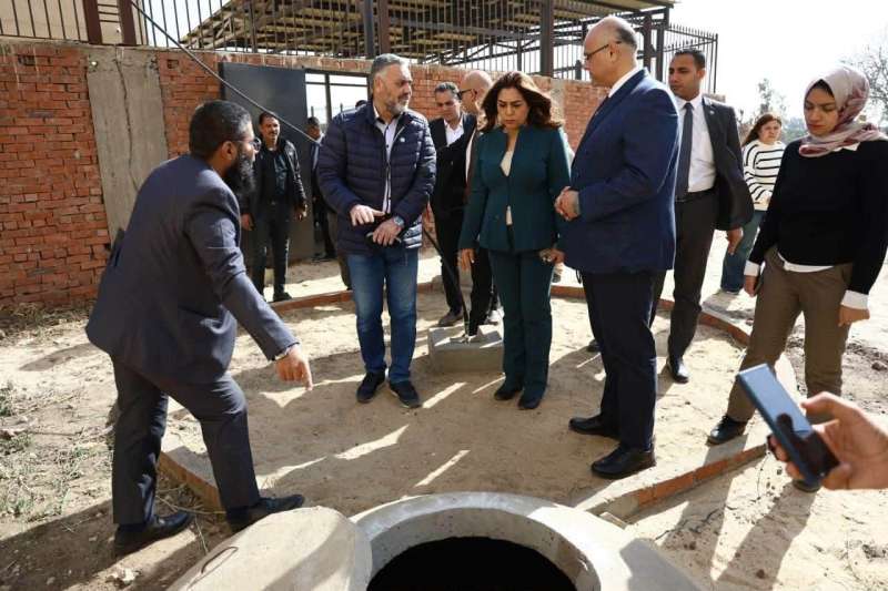 وزيرة التنمية المحلية والبيئة تتفقد أول وحدة ”بيوجاز” بمجزر كفر شكر بالقليوبية