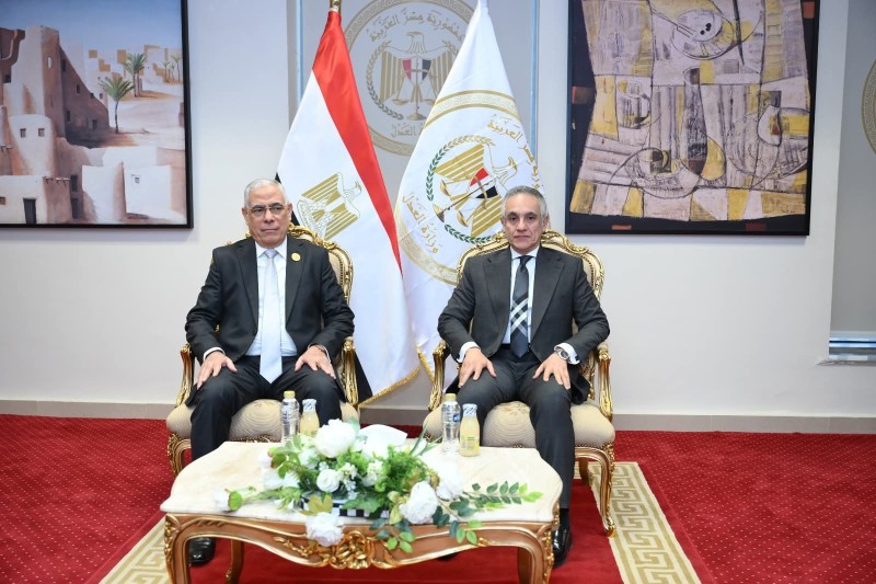 المستشار النائب العام يجري زيارة لوزير العدل لتهنئته بتولي منصبه الجديد