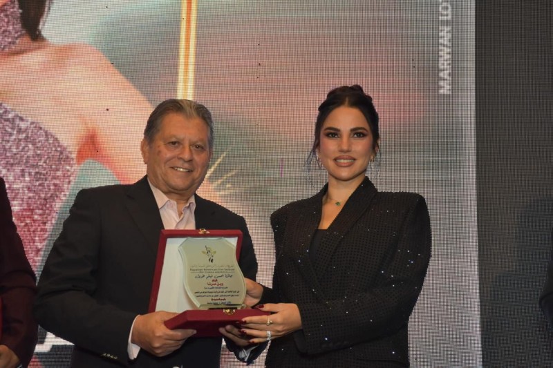 خلال تسلّمها لجائزة أفضل فيلم روائي ”وين صرنا”.. درة تُلقي كلمة مؤثرة»