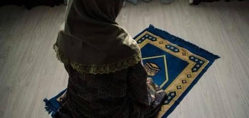طريقة صلاة التراويح للنساء في البيت