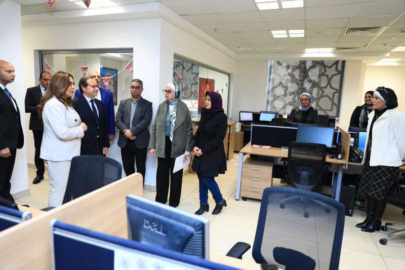 د. منال عوض تهنئ عاملي ”التنمية المحلية والبيئة” برمضان وتجديد الثقة وتؤكد: التفاني في العمل سبيلنا لخدمة الوطن