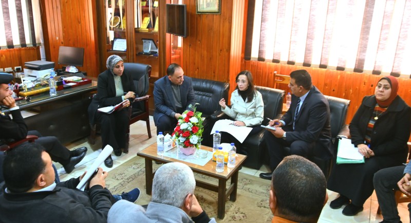 محافظ البحيرة تعقد اجتماعا موسعا لبحث إعادة تنمية وتخطيط وتطوير مدينة إدكو