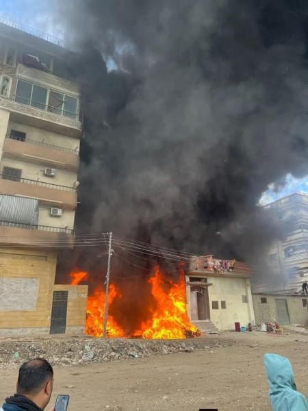 حريق يلتهم مصنع ملابس بقرية الراهبين مركز سمنود بالغربية