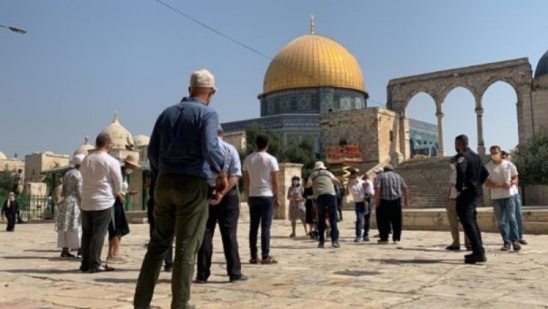 الاحتلال يفرض قيودا على وصول المصلين إلى المسجد الأقصى لأداء صلاة الجمعة الأولى من رمضان