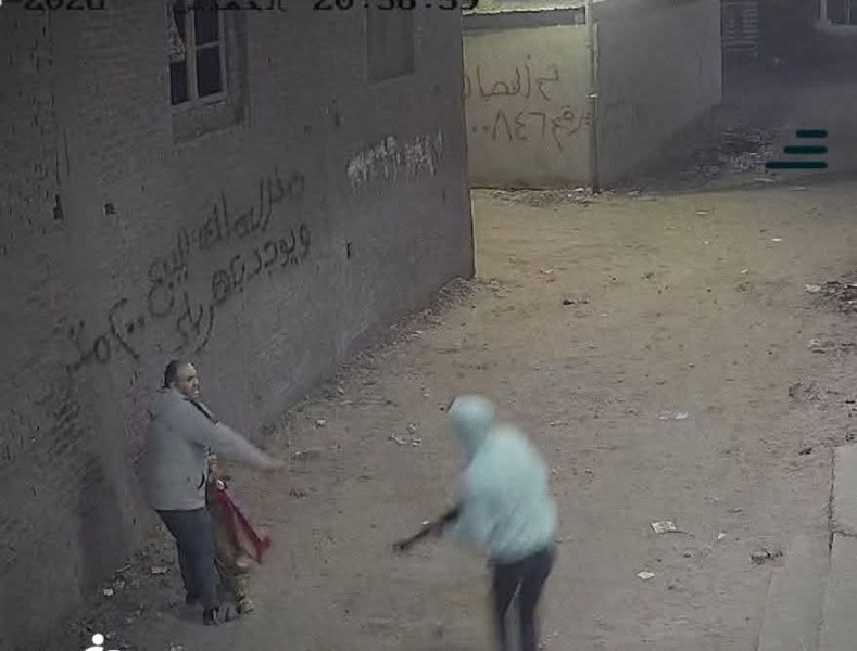 بعد إصابتهما بطلقات خرطوش وجروح شقيق المعتدى عليه في باسوس