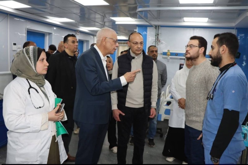 رئيس جامعة المنوفية يتفقد المستشفيات الجامعية ليلا لمتابعة انتظام العمل والارتقاء بالخدمة الطبية