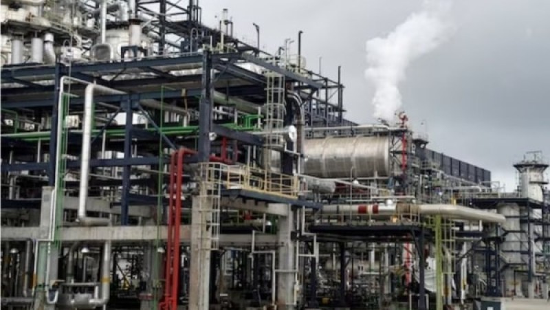 قوات قسد تنقل معدات ثقيلة من حقول نفط رميلان بالحسكة إلى شمال العراق