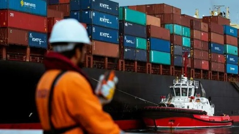 ثمار ”رؤية 2040”: صادرات عُمان غير النفطية تقفز لـ 6.7 مليار ريال في 2025