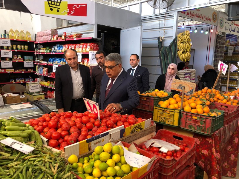 تققد المحافظ معرض المحافظة الدائم بحي غرب المنصورة .. ومخبز المحافظة لمتابعة انتظام صرف الخبز وجودته