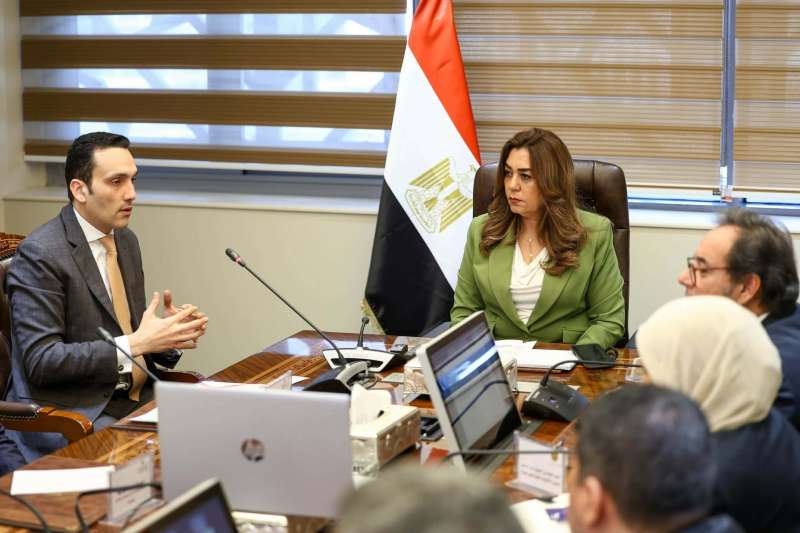 د. منال عوض تبحث مع ”سكاتك” النرويجية التوسع في مشروعات الطاقة المتجددة والهيدروجين الأخضر.