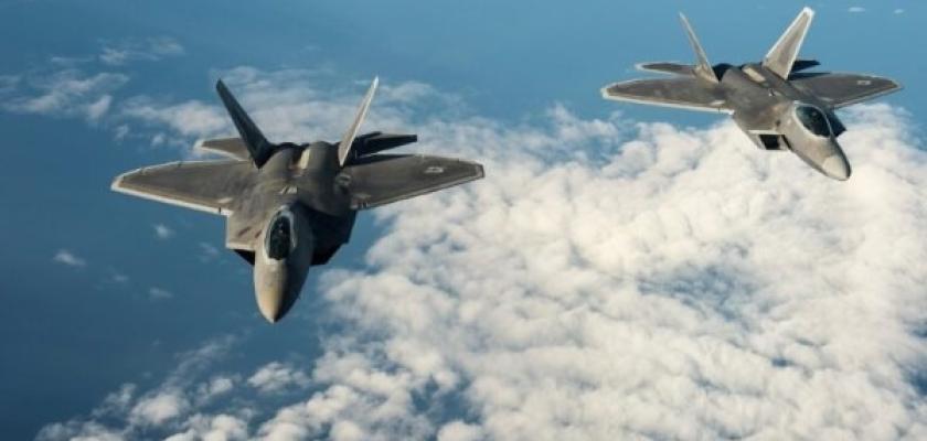 تتواصل الاستعدادات.. نشر سرب مقاتلات أمريكية من طراز إف-22 في إسرائيل