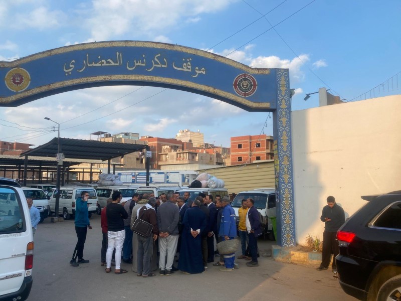 محافظ الدقهلية في جولة مفاجئة سيرًا على الأقدام بمحلة دمنة   .. ودكرنس تفقد خلالها مستوي النظافة والإشغالات والموقف والدورة الرمضانية بميت رومي