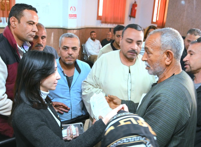 محافظ البحيرة تفاجئ المركز التكنولوجي بكوم حمادة لمتابعة سير العمل وتؤكد على:  تسريع وتيرة العمل وتيسير الإجراءات