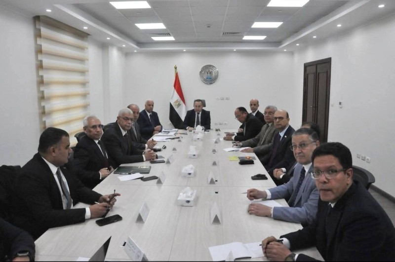 وزير التعليم العالي يجتمع بعدد من رؤساء الجامعات الأهلية لمتابعة انتظام الدراسة بالفصل الدراسي الثاني