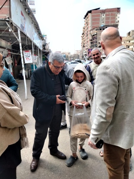 تفقد المحافظ اليوم لمعرض الدائم للسلع الغذائية بحي شرق المنصورة