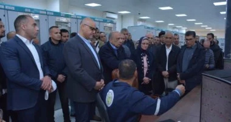 وزير الكهرباء في زيارة ميدانية لشركة توزيع كهرباء الإسكندرية
