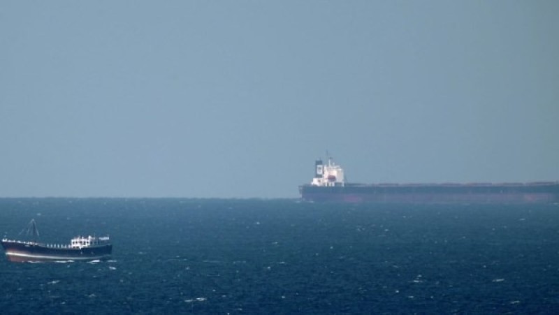 مخاوف بشأن إمدادات الطاقة العالمية.. توقف 150 ناقلة نفط وغاز خارج مضيق هرمز