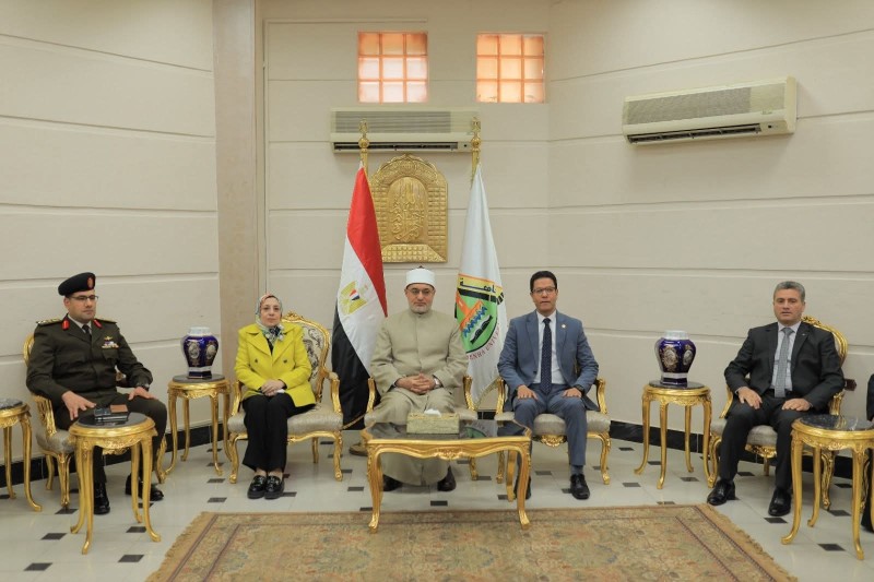 مفتي الجمهورية ورئيس جامعة بنها يشهدان احتفالية تكريم الفائزين فى مسابقة قرآن تتلوه الملائكة