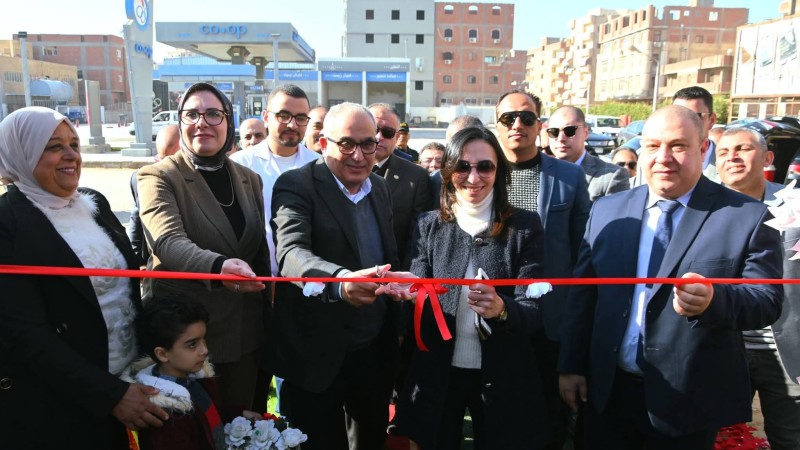 محافظ البحيرة ورئيس هيئة التأمين الصحي يفتتحان “مبنى عيادة بدر الشاملة الجديدة” بعد تطويره