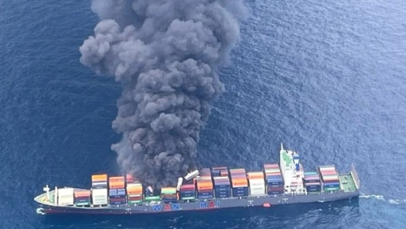 رويترز: مقتل 80 فردًا من طاقم سفينة حربية إيرانية هاجمتها غواصة أمريكية في سيريلانكا