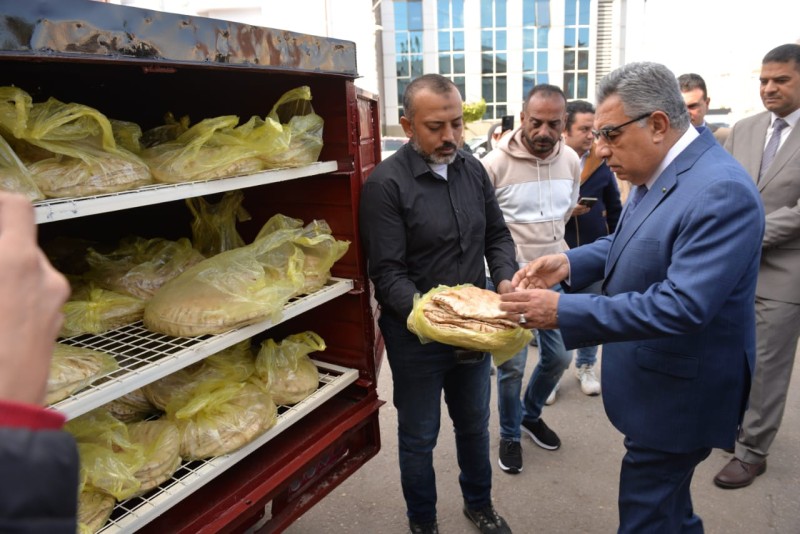 محافظ الدقهلية يتفقد منظومة التروسيكلات الجديدة لتوزيع الخبز ويوجه بإنشاء منفذ بيع بعزبة النهضة والهويس