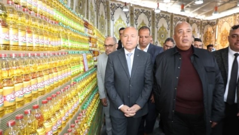 بتخفيضات من 25 إلى 30 %.. محافظ القاهرة يفتتح معرض أهلا بالعيد