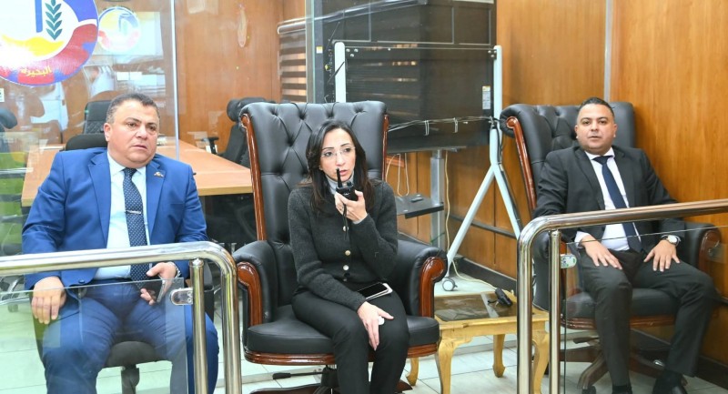 من داخل غرفة التحكم والسيطرة بالديوان العام وعقب تحريك أسعار عدد من المنتجات البترولية...