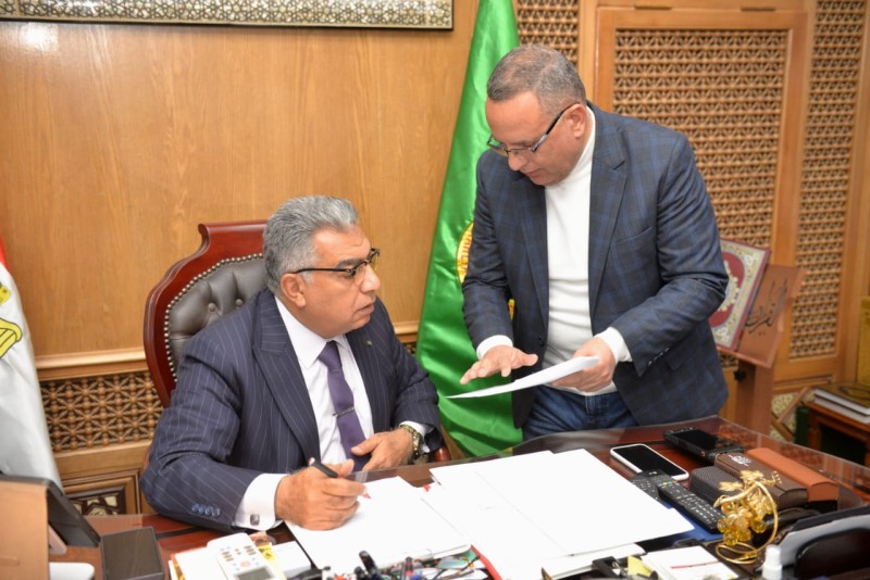 محافظ الدقهلية يقرر غلق مستودع بوتاجاز قرية بطرة ثلاثة أشهر لبيعه الأسطوانات بأزيد من السعر الرسمي