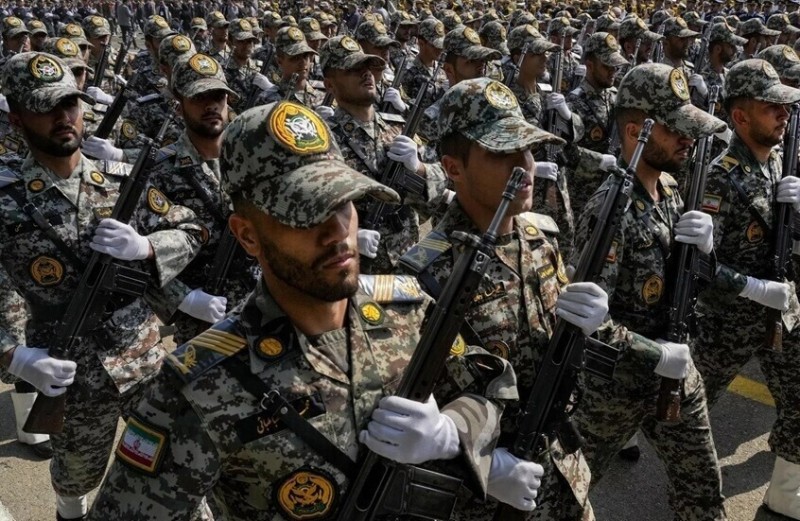 الحرس الثوري الإيراني: قصفنا بصواريخ خيبر شكان مواقع إسرائيلية في القدس وتل أبيب وإيلات