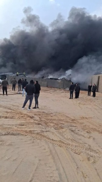 حريق هائل داخل مصنع تعبئة وتغليف في أبو رواش .. وسحابة دخان تغطي كرداسة