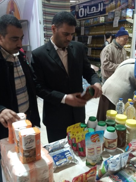 نائب محافظ الدقهلية يتفقد معارض المحافظة ومنافذ البيع وسوق الجملة لمتابعة توافر السلع والإعلان عن الأسعار