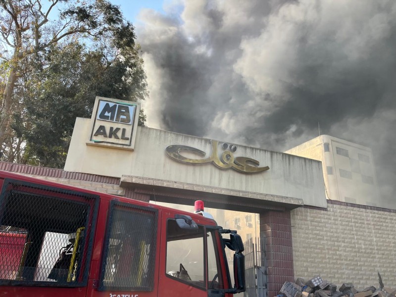 المحافظ تابع أزمة حريق مصنع عقل بطلخا من خلال الشبكة الوطنية للسيطرة والتحكم بالديوان العام