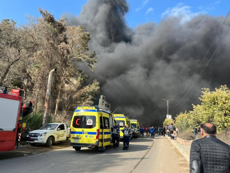 صحة الدقهلية: 15 حالة اختناق إثر حريق بمصنع عقل بطلخا .. تحسن 13 حالة وتحويل حالتين فقط للمستشفى الدولي