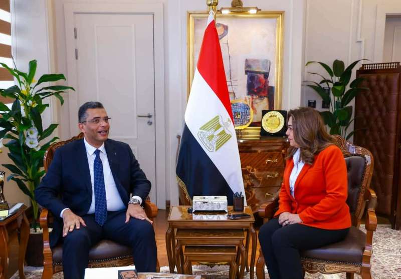 د. منال عوض تبحث مع محافظ البحر الأحمر عددًا من الملفات التنموية والخدمية بالمحافظة