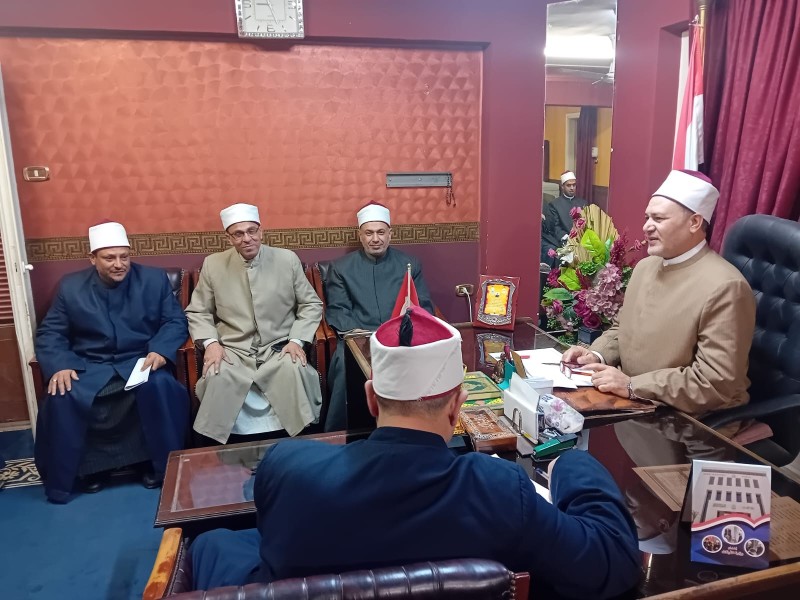 وكيل وزارة أوقاف الدقهلية يعقد اجتماعًا مع مديري الإدارات الفرعية لمتابعة تجهيز ساحات عيد الفطر
