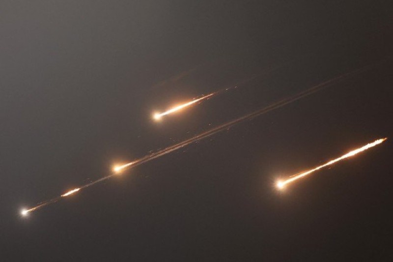 الجبهة الداخلية الإسرائيلية: صفارات الإنذار تدوي في أسدود وعسقلان إثر هجوم صاروخي من إيران