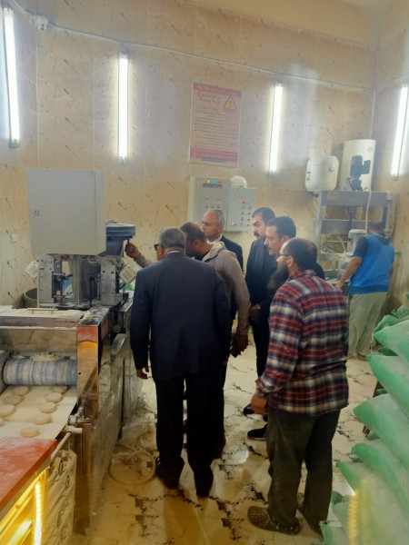 المحافظ يتابع انتظام وسير العمل بمخبز المحافظة الكبير بالمنصورة