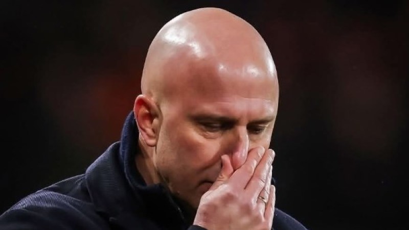 مستقبل سلوت معلق.. مواجهة جالاتا سراي تحسم مصيره مع ليفربول