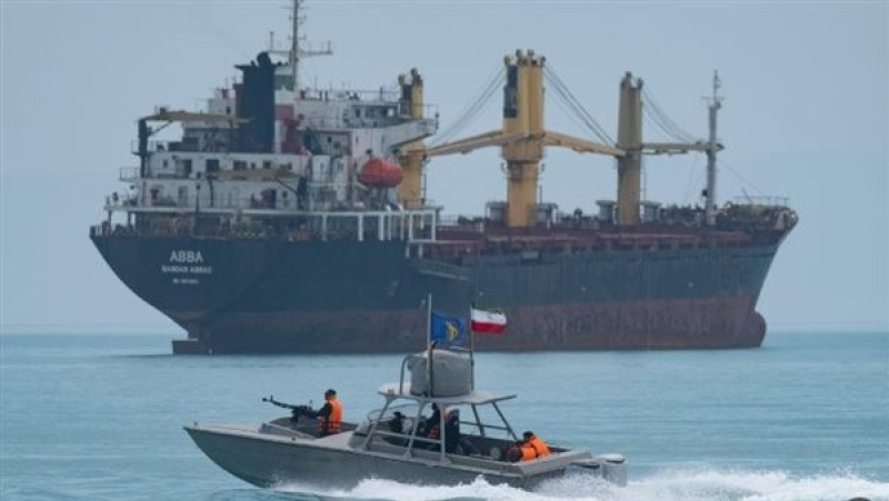 الإمارات تدعو لتشكيل قوة دولية لفتح مضيق هرمز