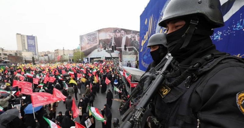 إيران تعلن اعتقال 15 شخصا في أصفهان بتهمة التخابر